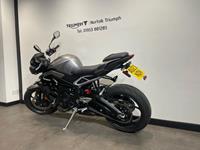 TRIUMPH STREET TRIPLE 765 R