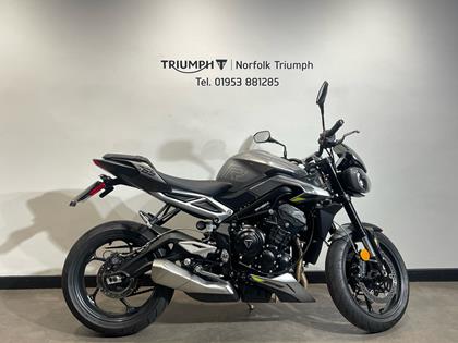 TRIUMPH STREET TRIPLE 765 R