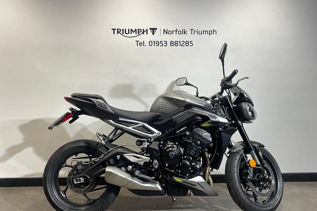 TRIUMPH STREET TRIPLE 765 R