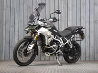 TRIUMPH TIGER 900