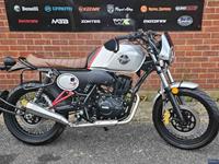 UM SCRAMBLER X CAFE 125