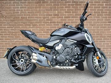 DUCATI DIAVEL V4