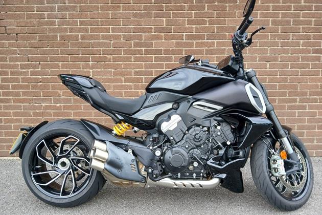 DUCATI DIAVEL V4