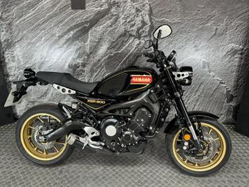 YAMAHA XSR900