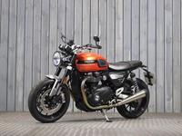 TRIUMPH SPEED TWIN 1200