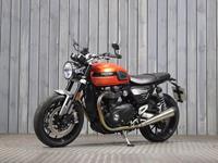 TRIUMPH SPEED TWIN 1200