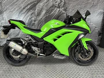 KAWASAKI NINJA 300