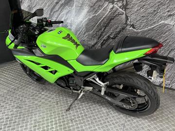 KAWASAKI NINJA 300