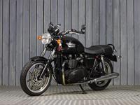 TRIUMPH BONNEVILLE 900