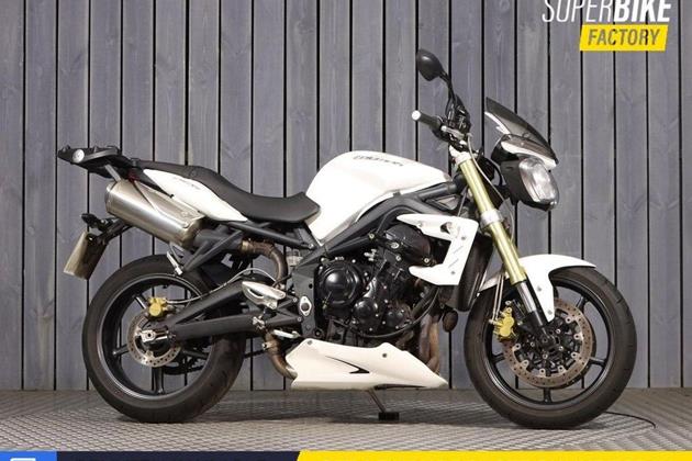 TRIUMPH STREET TRIPLE 675