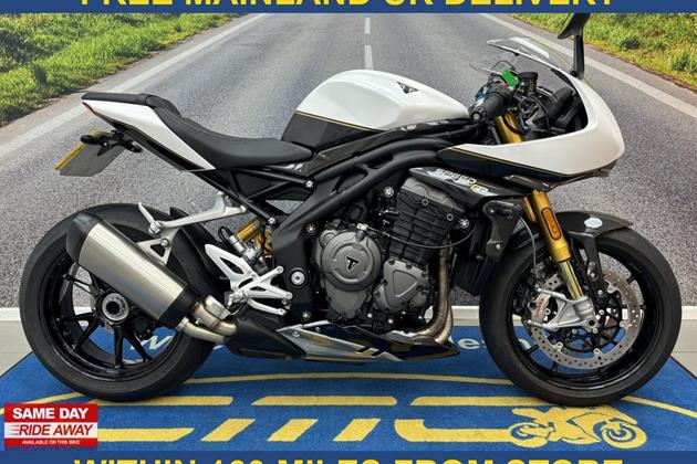 TRIUMPH SPEED TRIPLE 1200 RR