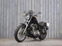 HARLEY-DAVIDSON SPORTSTER 883