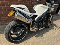 TRIUMPH SPEED TRIPLE 1050