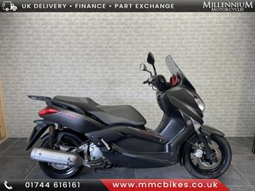 YAMAHA XMAX 250