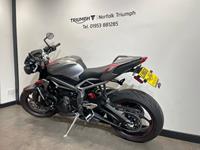 TRIUMPH STREET TRIPLE R