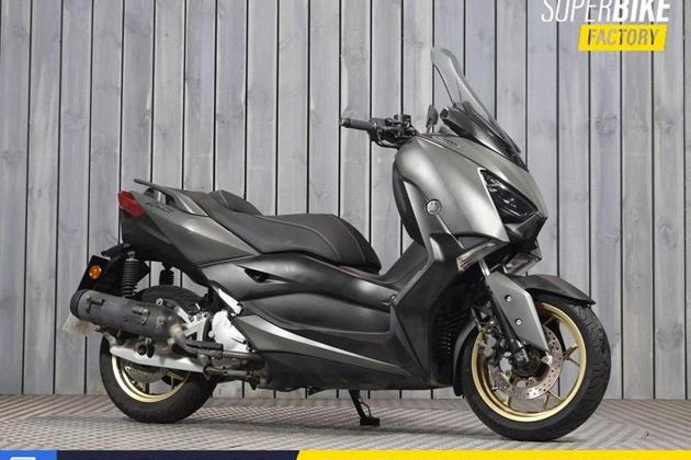 YAMAHA XMAX 125