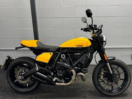 DUCATI SCRAMBLER 800