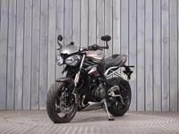 TRIUMPH STREET TRIPLE 765 RS