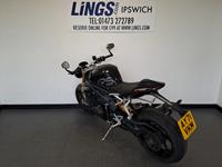 TRIUMPH SPEED TRIPLE 1200 RS