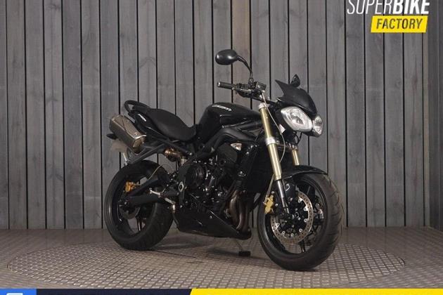 TRIUMPH STREET TRIPLE 675