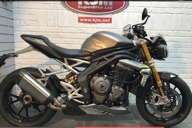 TRIUMPH SPEED TRIPLE 1200 RS