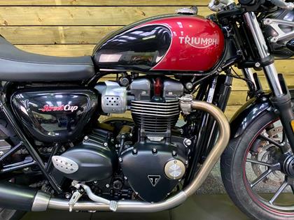 TRIUMPH STREET CUP