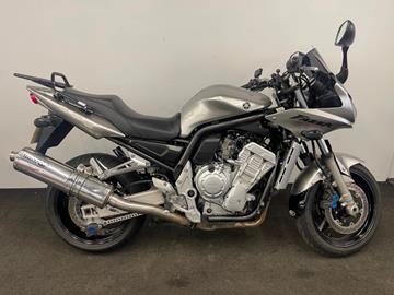 YAMAHA FZS1000 FAZER