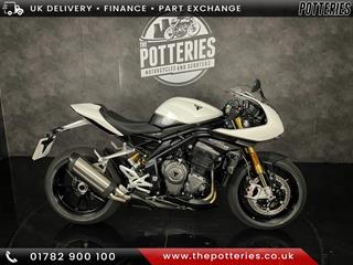 TRIUMPH SPEED TRIPLE 1200 RR 