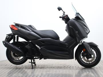 YAMAHA XMAX 125