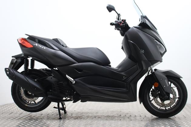 YAMAHA XMAX 125