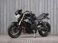 TRIUMPH STREET TRIPLE 675