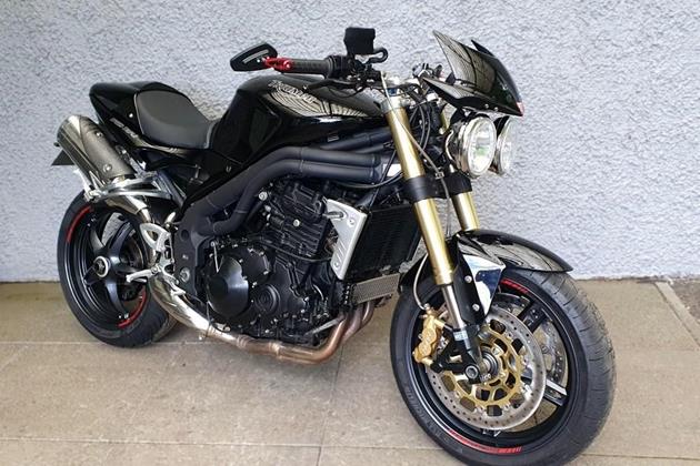 TRIUMPH SPEED TRIPLE 1050