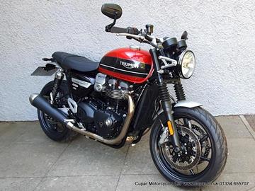 TRIUMPH SPEED TWIN 1200