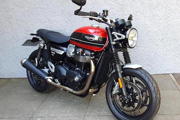 TRIUMPH SPEED TWIN 1200