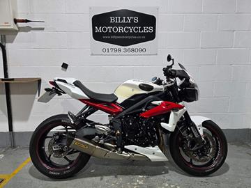 TRIUMPH STREET TRIPLE 675