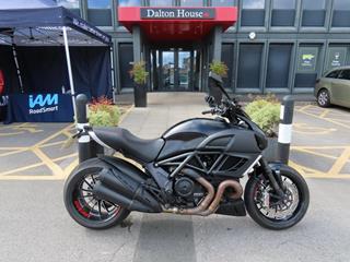 DUCATI DIAVEL CARBON 