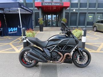 DUCATI DIAVEL CARBON