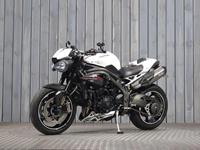 TRIUMPH SPEED TRIPLE 1050 RS