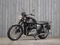 TRIUMPH BONNEVILLE T100