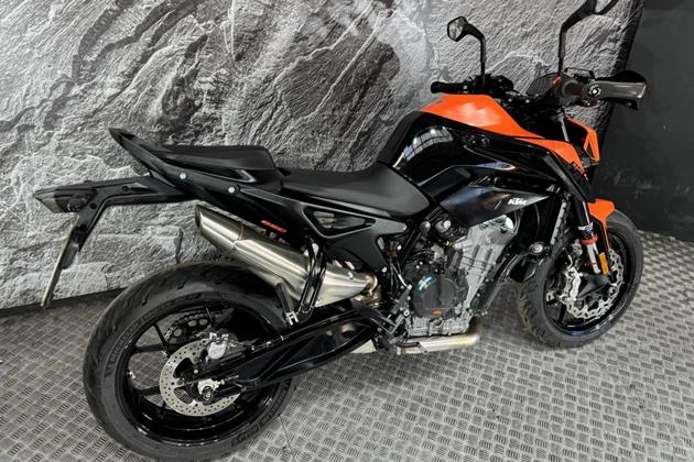 KTM 890 DUKE