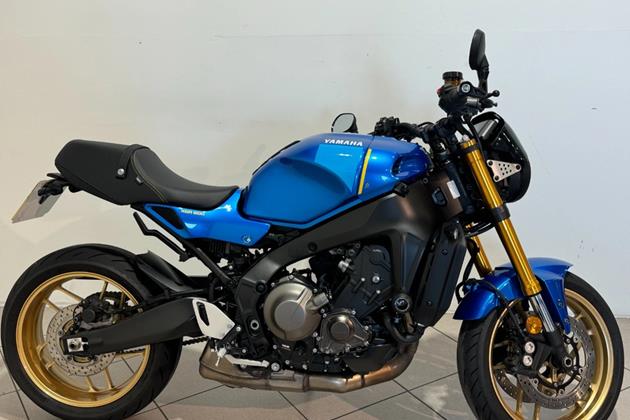 YAMAHA XSR900