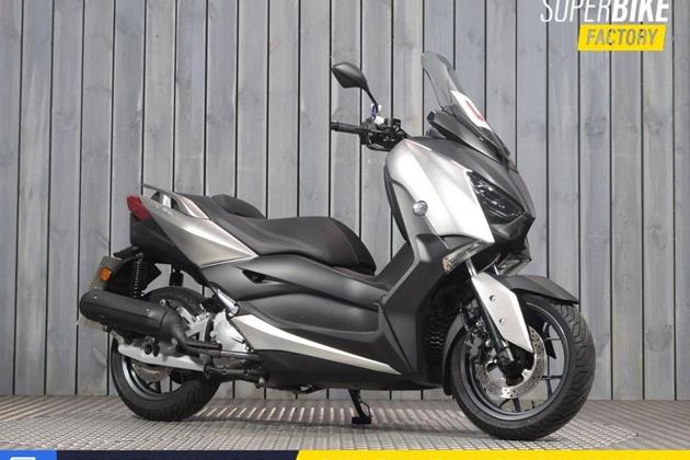 YAMAHA XMAX 125