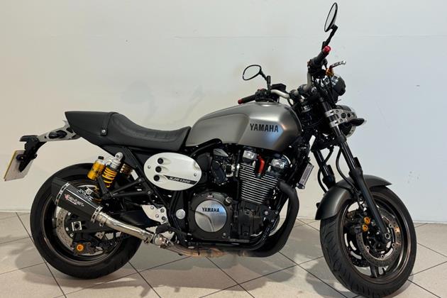 YAMAHA XJR1300