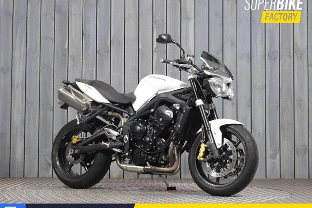 TRIUMPH STREET TRIPLE 675