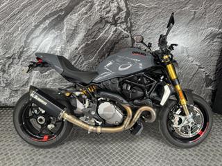 DUCATI MONSTER 1200S 