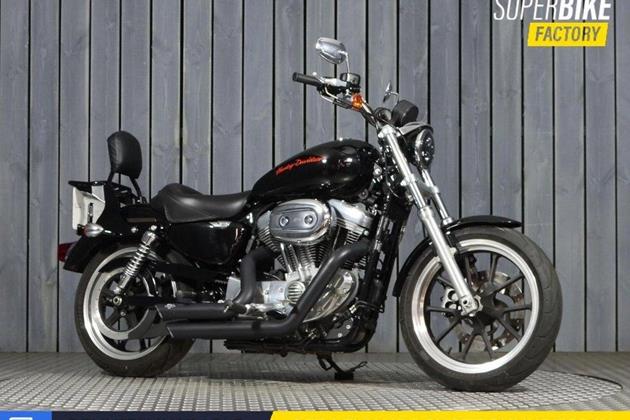 HARLEY-DAVIDSON SPORTSTER 883