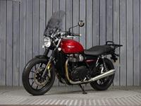 TRIUMPH STREET TWIN