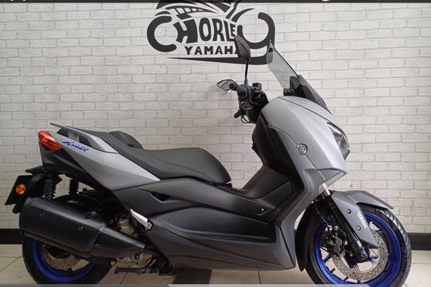 YAMAHA XMAX 300