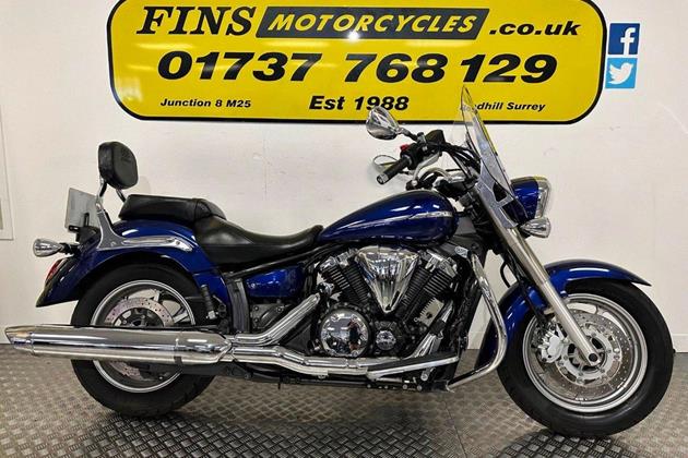 YAMAHA XVS1300 MIDNIGHT STAR