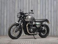 TRIUMPH BONNEVILLE T100